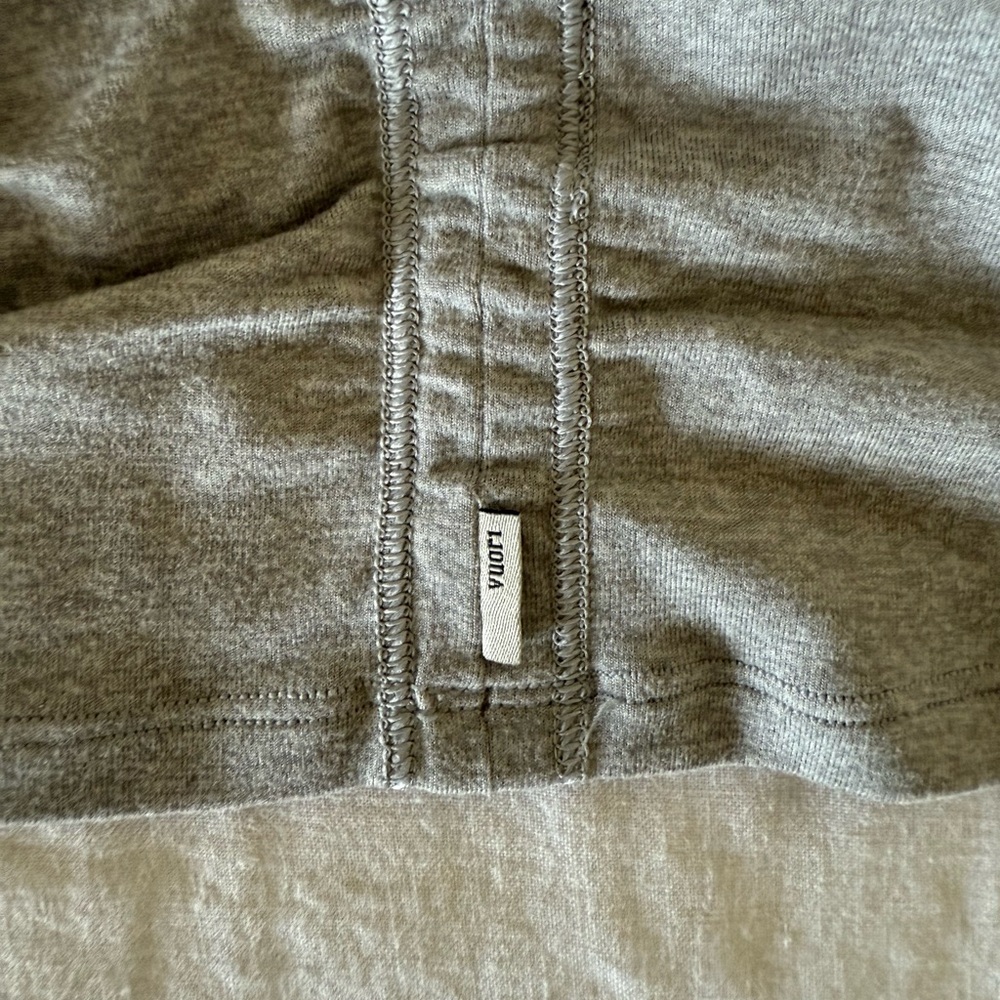 Vuori Long Sleeve Halo Ruched Top Grey - Picture 3 of 3